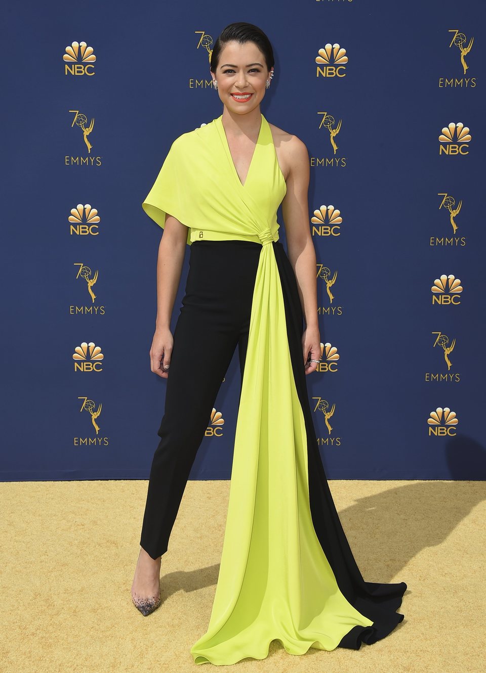 Tatiana Maslany en la alfombra roja de los Emmy 2018