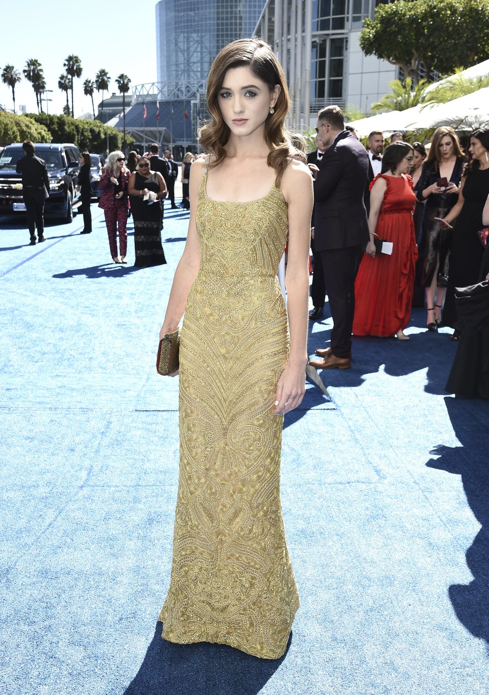 Natalia Dyer en la alfombra roja de los Emmy 2018