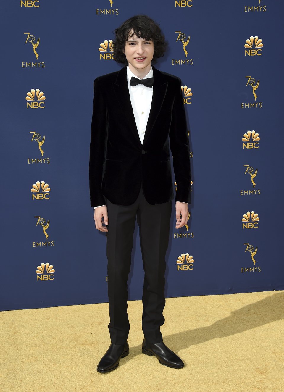 Finn Wolfhard en la alfombra roja de los Emmy 2018