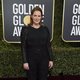 Elizabeth Perkins en la alfombra roja de los Globos de Oro 2019