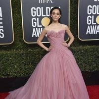 Emmy Rossum en la alfombra roja de los Globos de Oro 2019