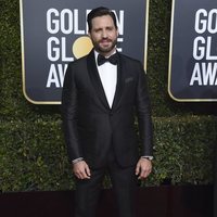 Edgar Ramirez en la alfombra roja de los Globos de Oro 2019