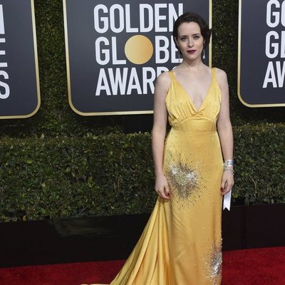 Claire Foy en la alfombra roja de los Globos de Oro 2019