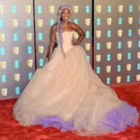 Cynthia Erivo en la alfombra roja de los BAFTA 2019