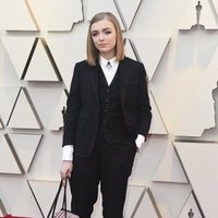 Elsie Fisher en la alfombra roja de los Oscar 2019