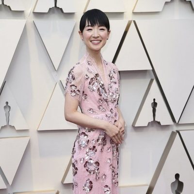 Marie Kondo en la alfombra roja de los Oscar 2019