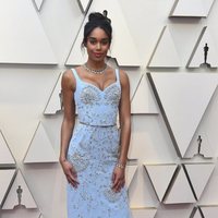 Laura Harrier en la alfombra roja de los Oscar 2019