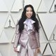 Awkwafina en la alfombra roja de los Oscar 2019