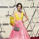 Laura Marano en la alfombra roja de los Oscar 2019