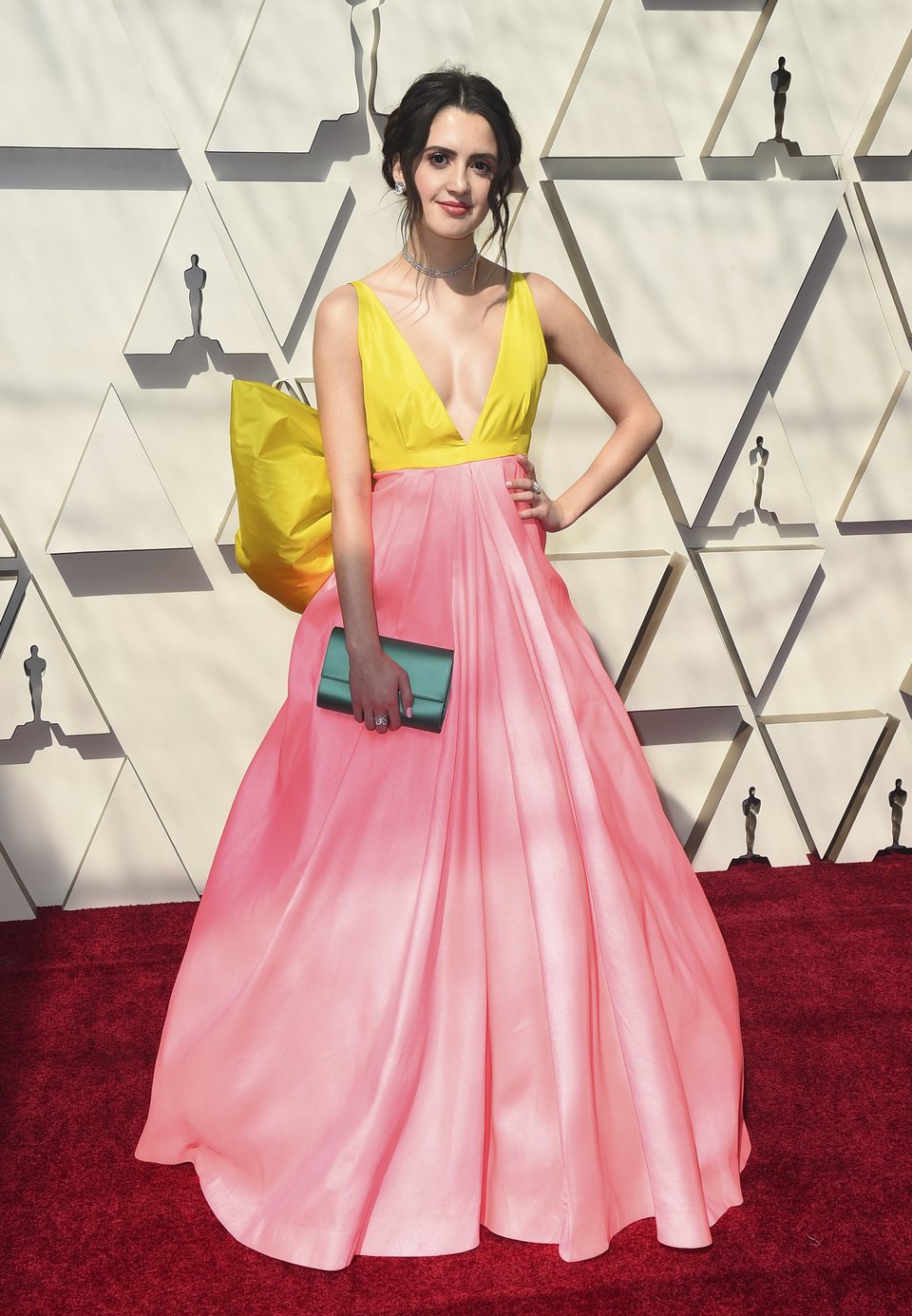 Laura Marano en la alfombra roja de los Oscar 2019