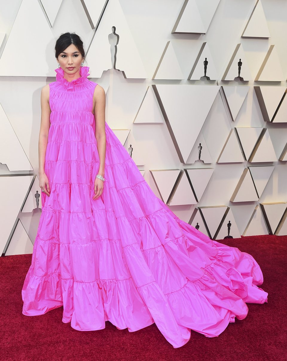 Gemma Chan en la alfombra roja de los Premios Oscars 2019