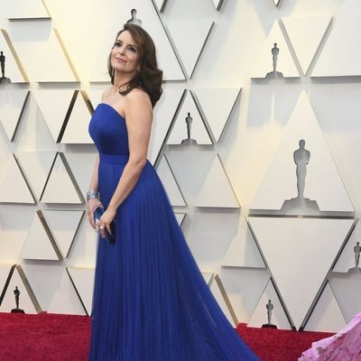 Tina Fey en la alfombra roja de los Oscar 2019