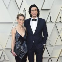 Adam Driver y Joanne Tucker en la alfombra roja de los Oscar 2019