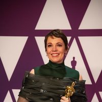 Olivia Colman posa con su Oscar