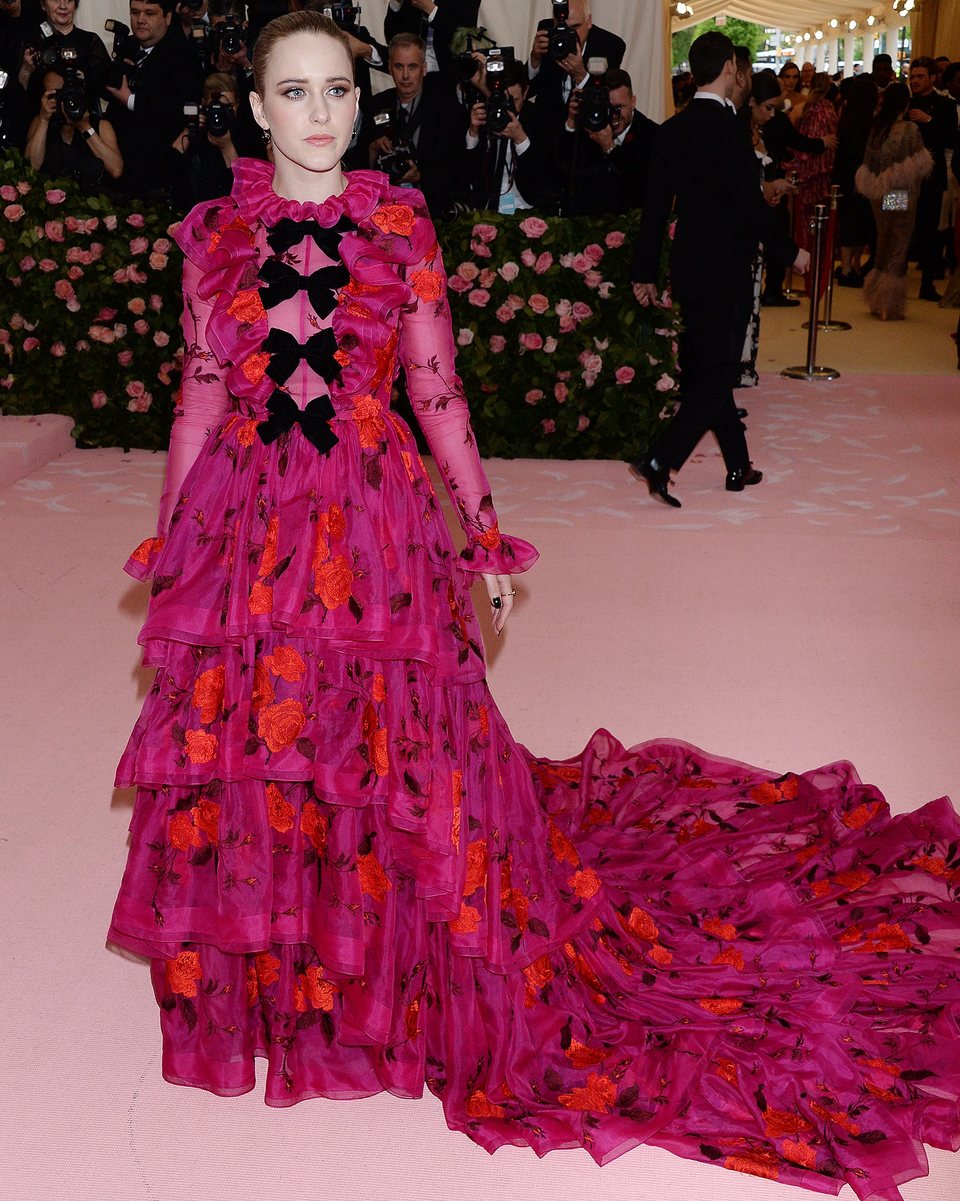 Rachel Brosnahan en la Gala del Met 2019