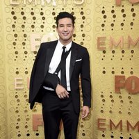 Mario Lopez en la alfombra roja de los premios Emmy 2019