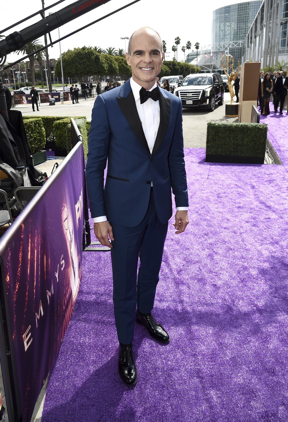 Michael Kelly en la alfombra roja de los premios Emmy 2019