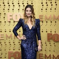 Annie Murphy en la alfombra roja de los Emmy 2019