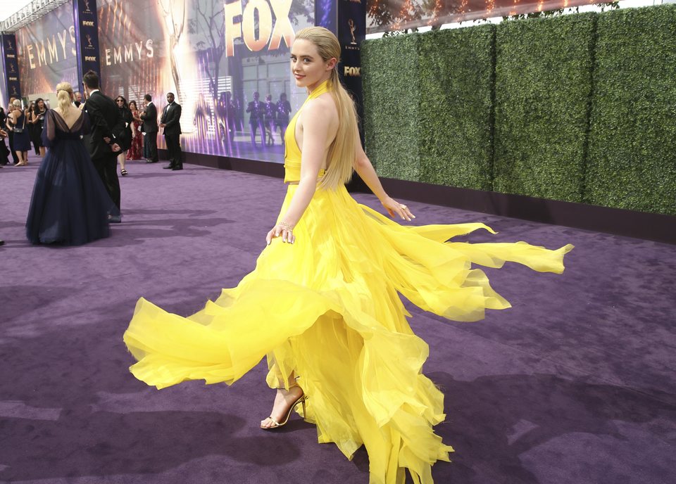 Kathryn Newton en la alfombra roja de los Emmy 2019