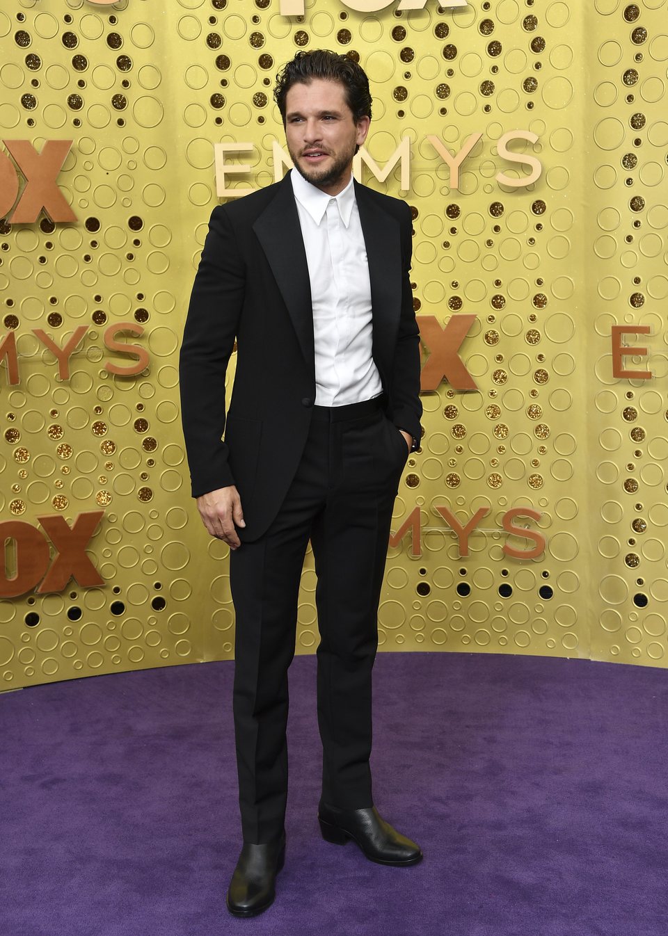 Kit Harrington en la alfombra roja de los Emmy 2019