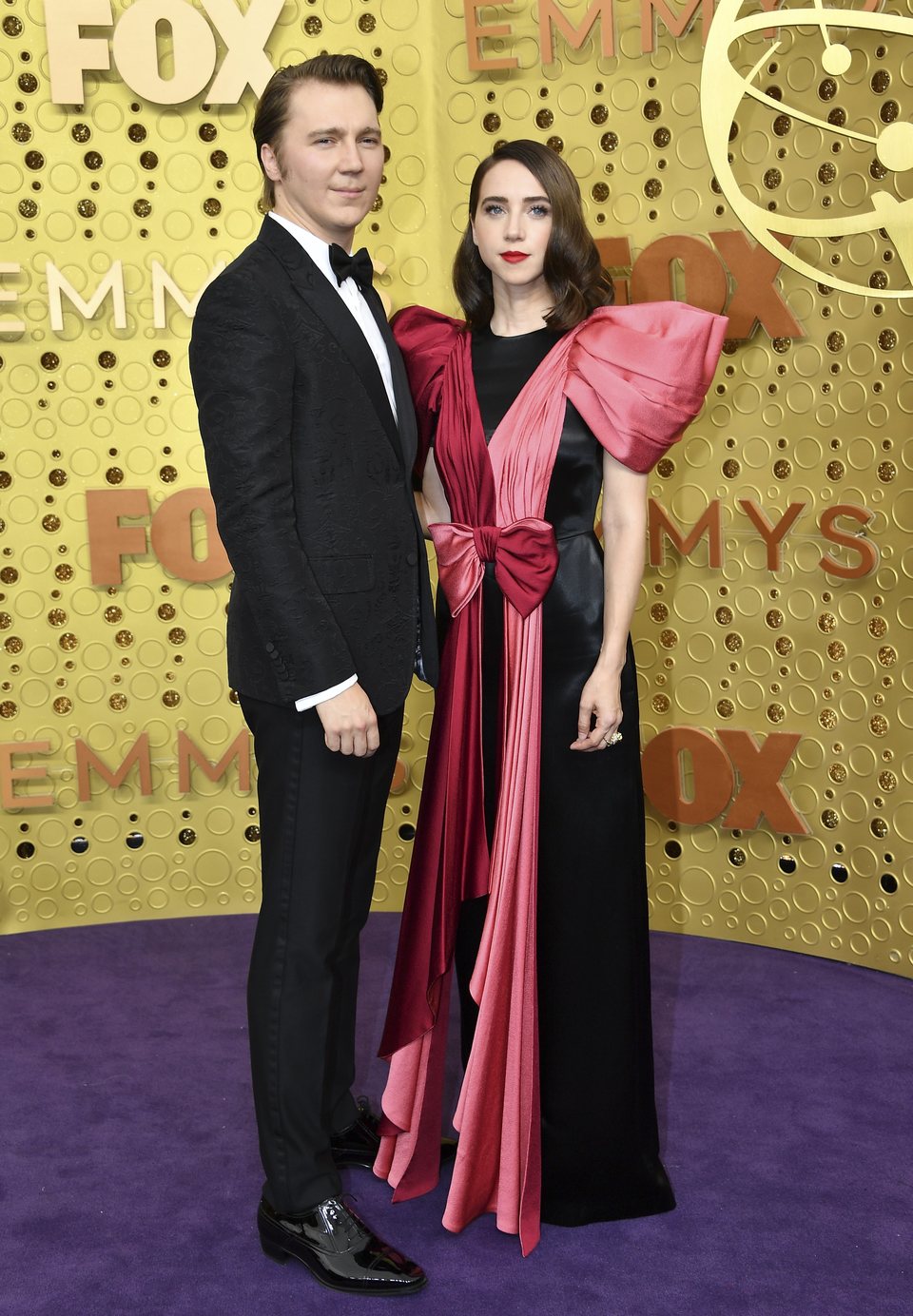 Paul Dano y Zoe Kazan en la alfombra roja de los Emmy 2019