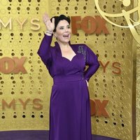 Alex Borstein en la alfombra roja de los Emmy 2019