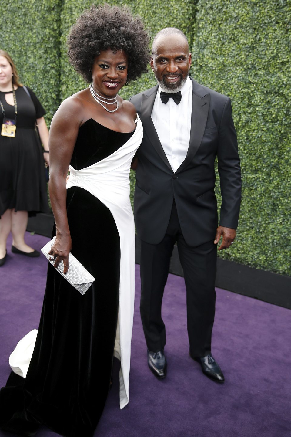 Viola Davis y Julius Tennon en la alfombra roja de los Emmy 2019