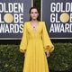 Zoey Deutch en la alfombra roja de los Globos de Oro 2020