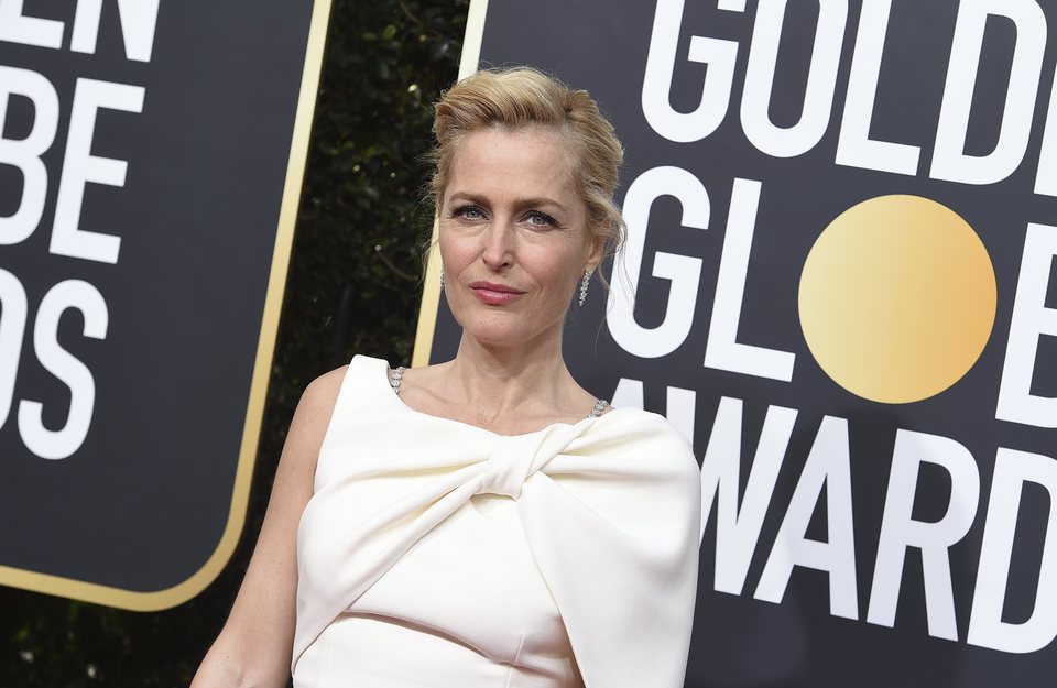 Gillian Anderson en la alfombra roja de los Globos de Oro 2020