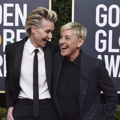 Ellen DeGeneres y Portia de Rossi en la alfombra roja de los Globos de Oro 2020