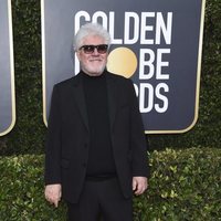 Pedro Almodóvar en la alfombra roja de los Globos de Oro 2020