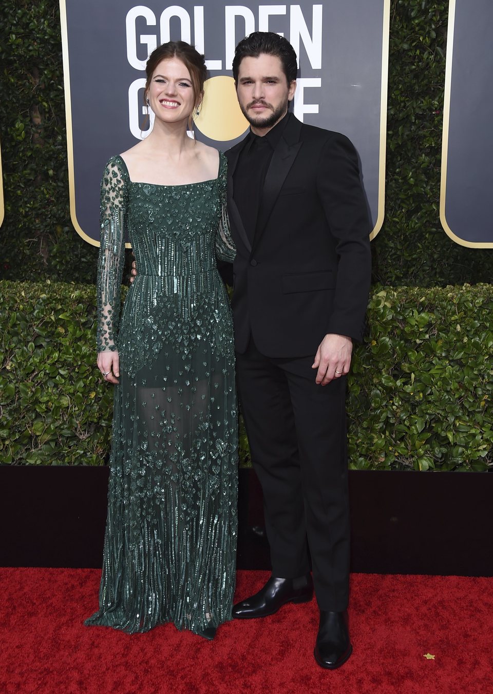 Kit Harington y Rose Leslie posan juntos en la alfombra roja de los Globos de Oro 2020