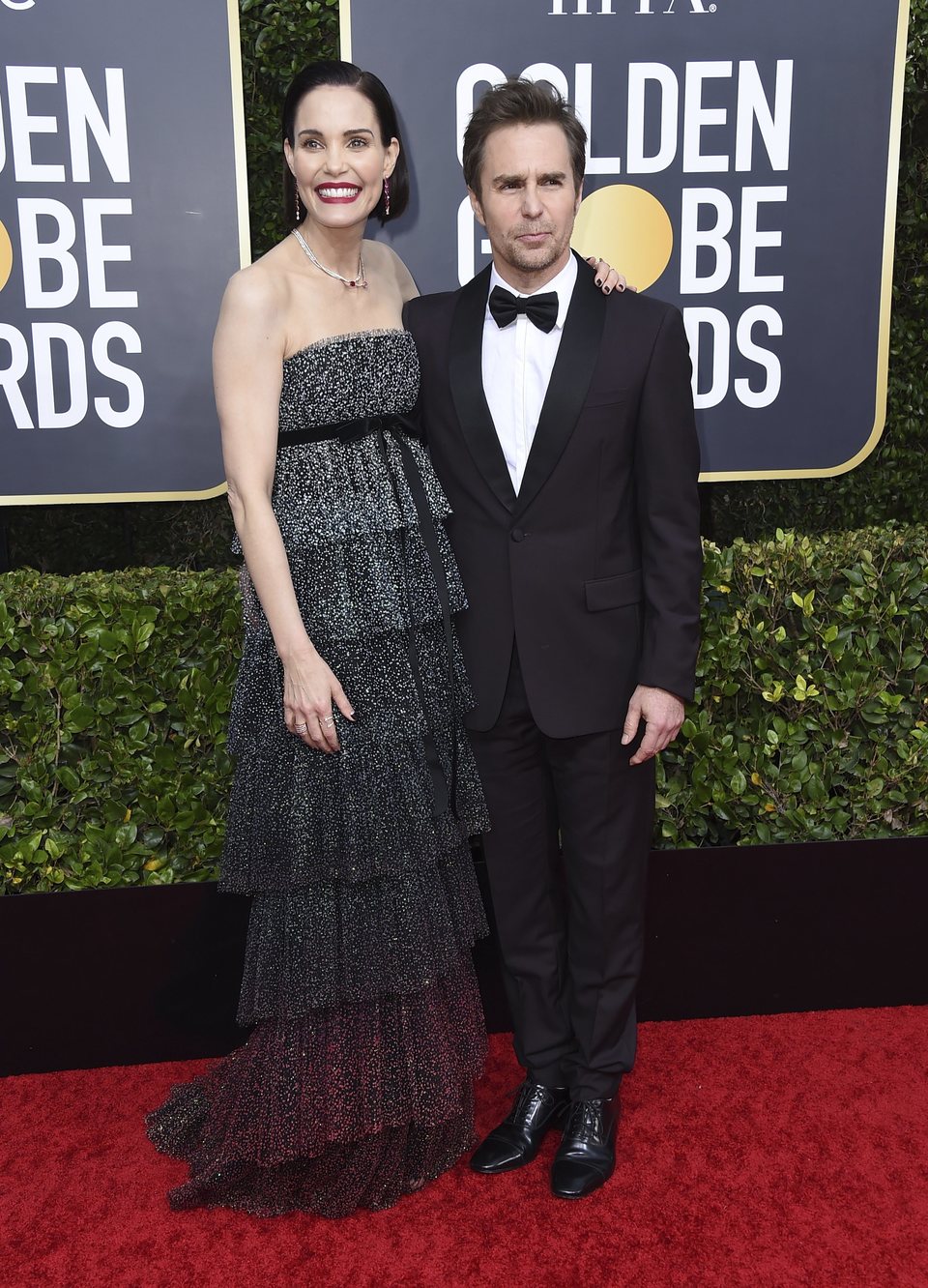 Sam Rockwell y Leslie Bibb en la alfombra roja de los Globos de Oro 2020