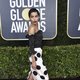 Zoë Kravitz posa en la alfombra roja de los Globos de Oro 2020