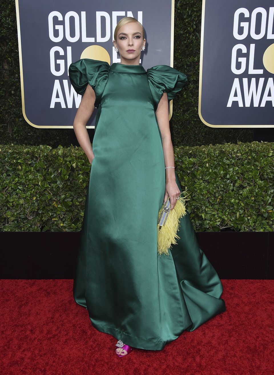 Jodie Comer en la alfombra roja de los Globos de Oro 2020