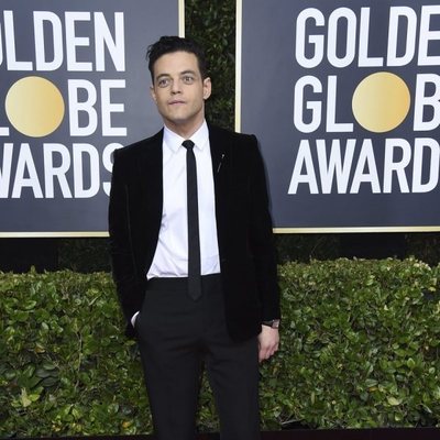 Rami Malek en la alfombra roja de los Globos de Oro 2020