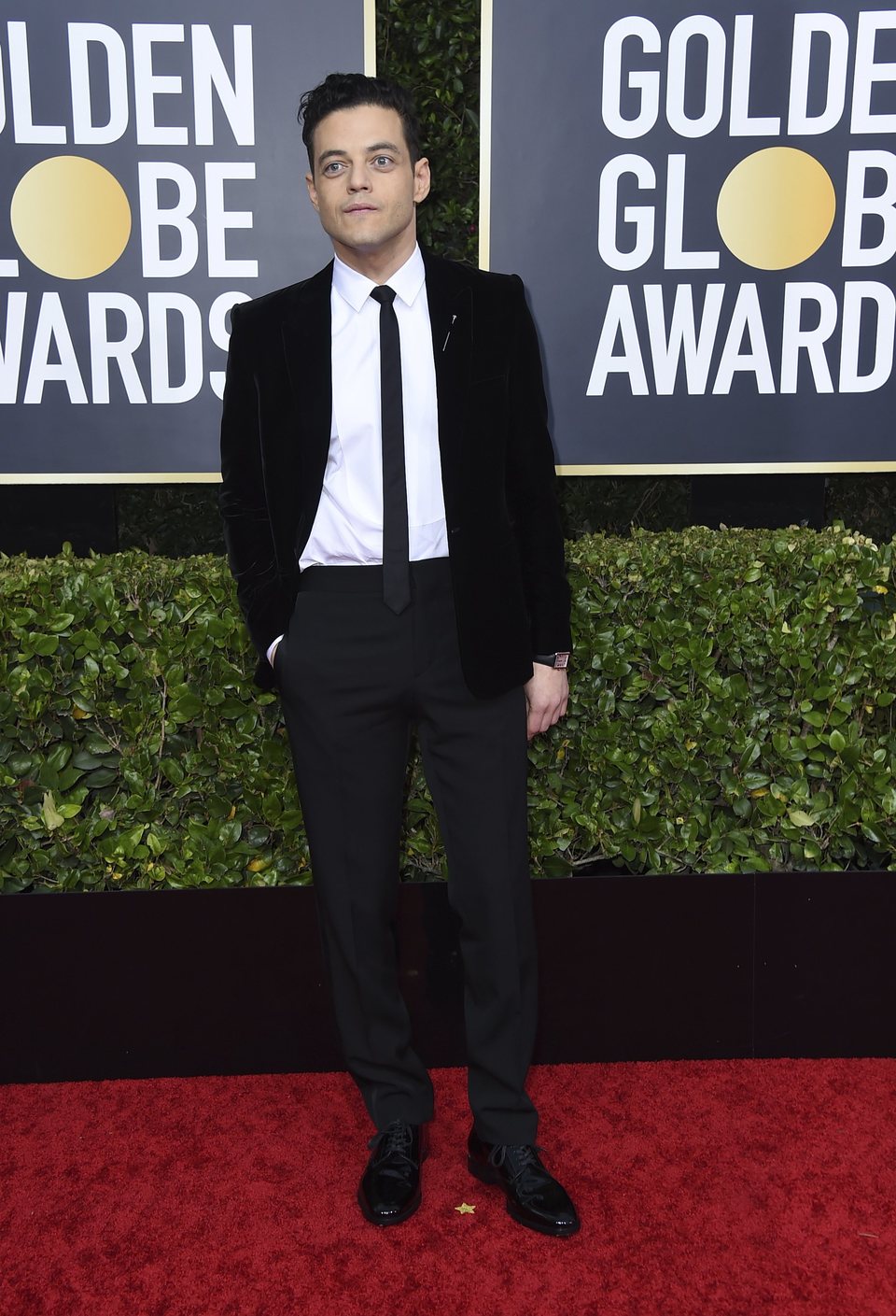 Rami Malek en la alfombra roja de los Globos de Oro 2020