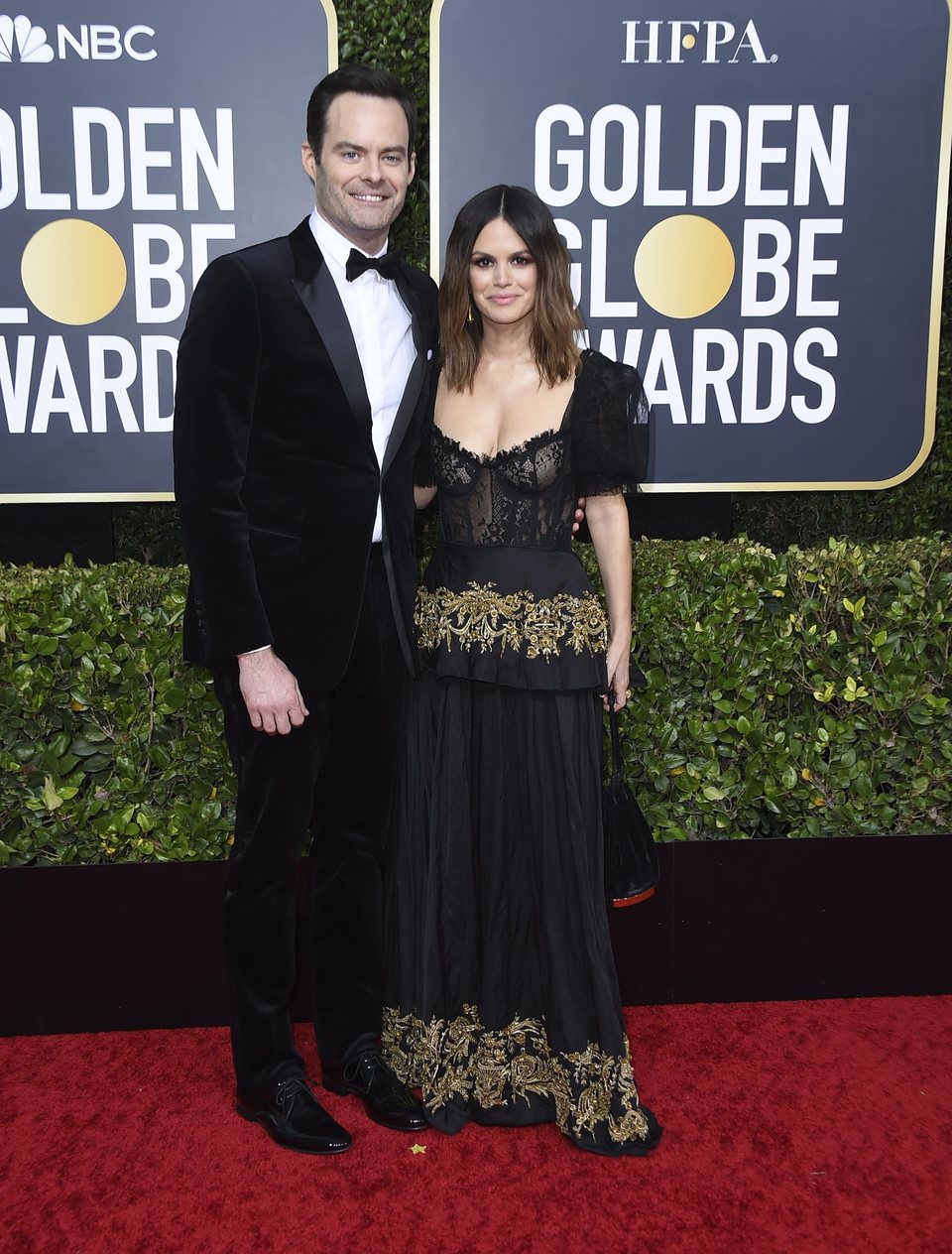 Bill Hader y Rachel Bilson en la alfombra roja de los Globos de Oro 2020