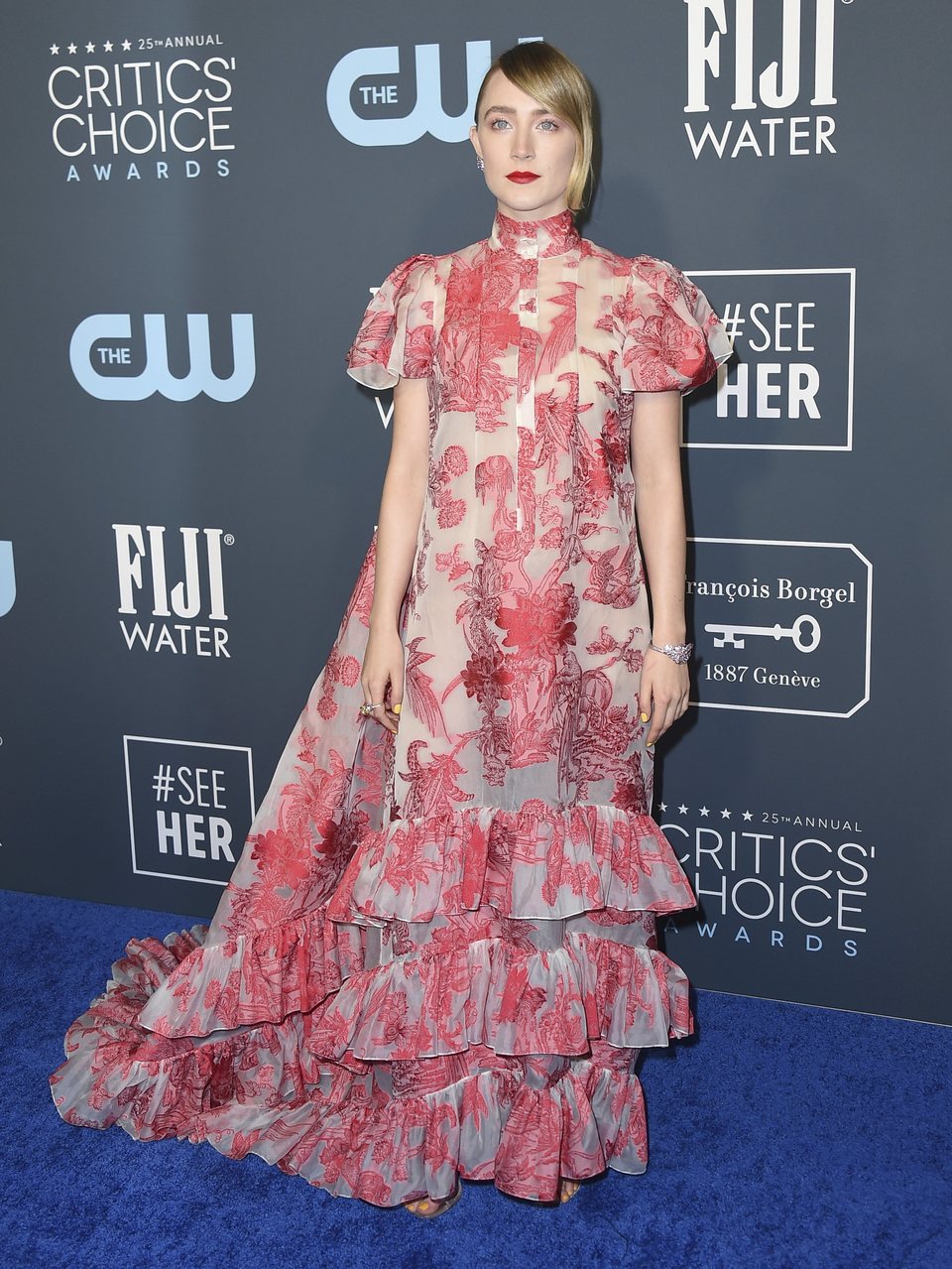 Saoirse Ronan en la alfombra roja de los Critics' Choice Awards 2020