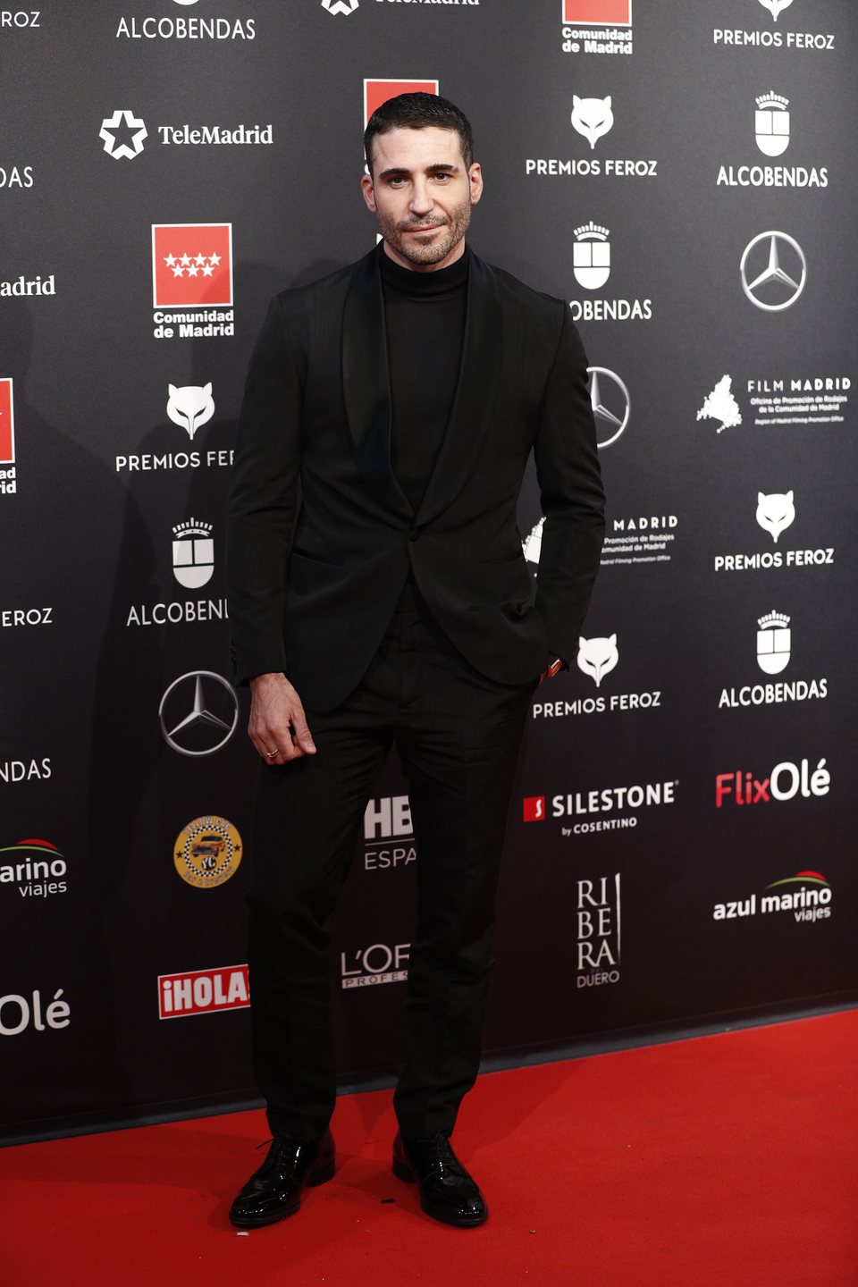 Miguel Ángel Silvestre en la alfombra roja de los Premios Feroz 2020