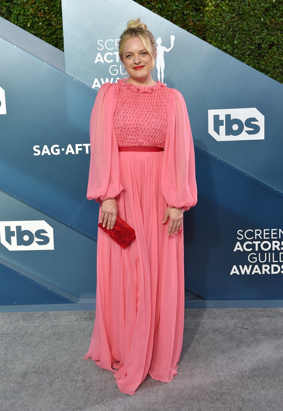 Elisabeth Moss en la alfombra roja de los SAG Awards 2020