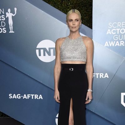 Charlize Theron en la alfombra roja de los SAG Awards 2020