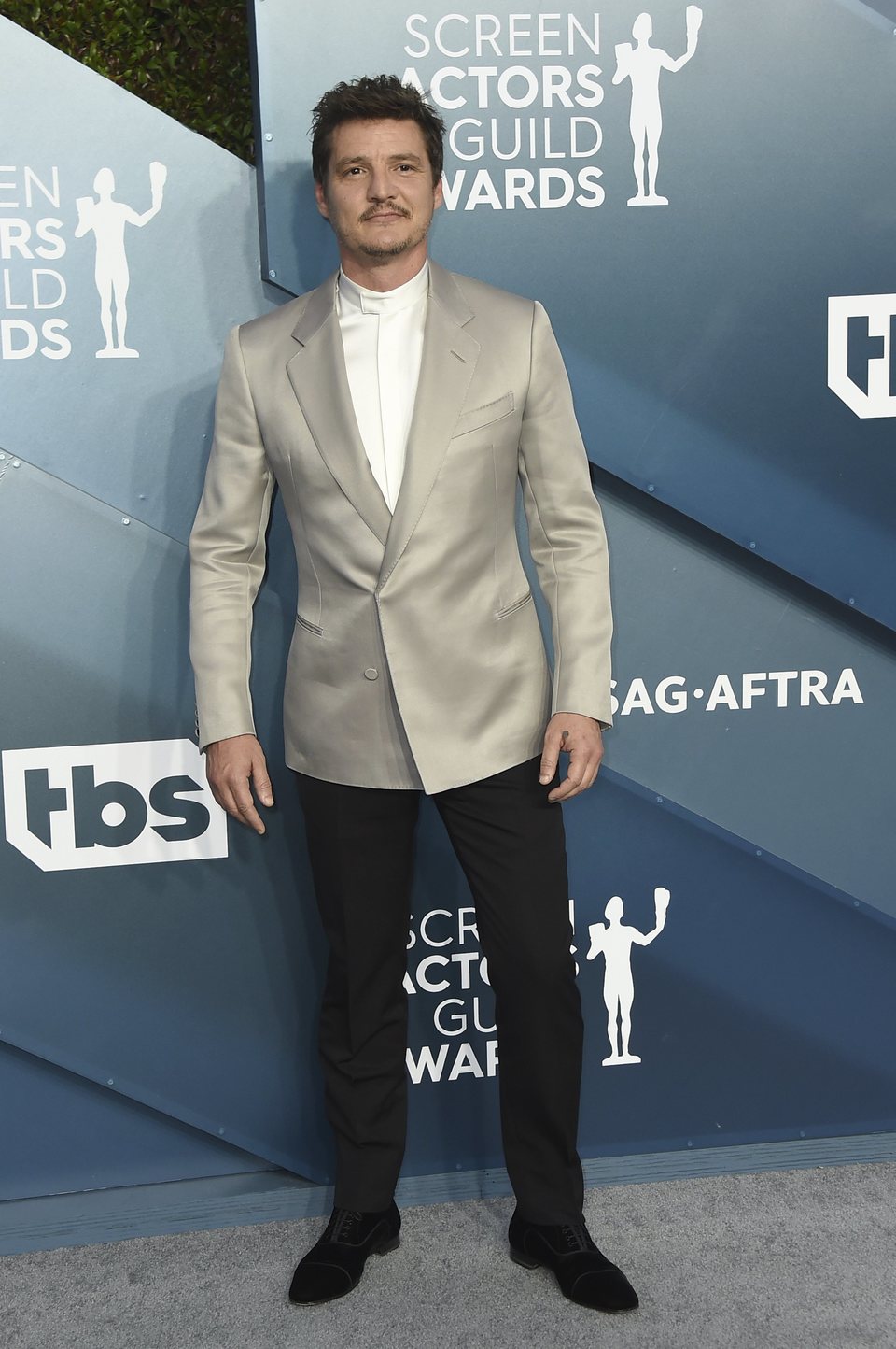 Pedro Pascal en la alfombra roja de los SAG Awards 2020