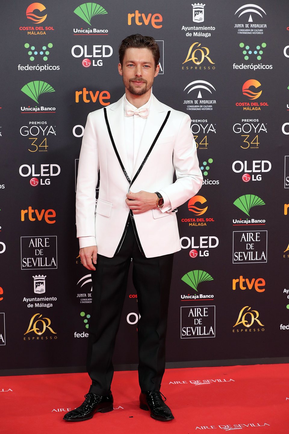 Jan Cornet en la alfombra roja de los Premios Goya 2020