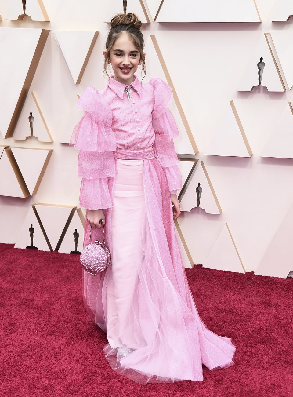 Julia Butters en la alfombra roja de los Oscar 2020