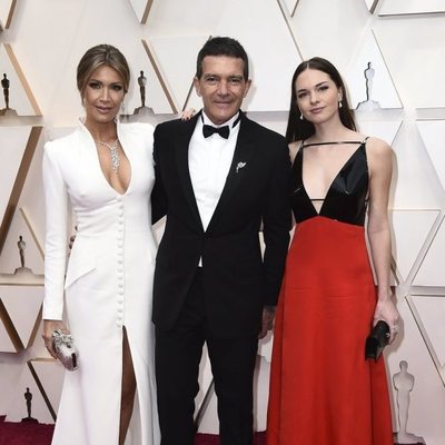 Antonio Banderas en la alfombra roja de los Oscar 2020