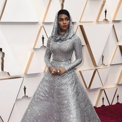 Janelle Monae en la alfombra roja de los Oscar 2020