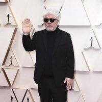 Pedro Almodóvar en la alfombra roja de los Oscar 2020