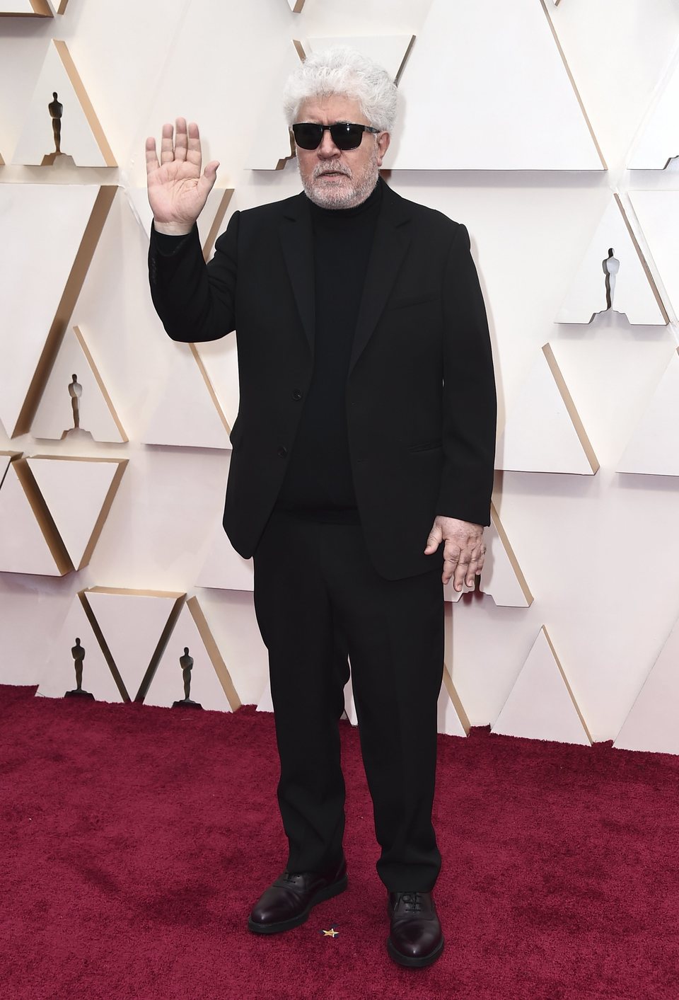 Pedro Almodóvar en la alfombra roja de los Oscar 2020