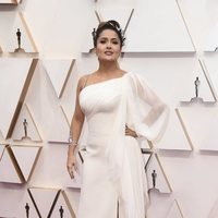 Salma Hayek en la alfombra roja de los Oscar 2020